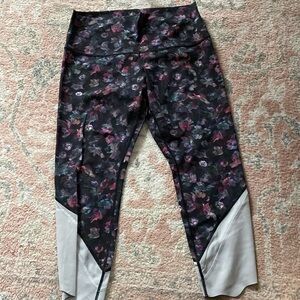 Size 12 Floral Lululemon Capri Leggings With Foldable Waistband